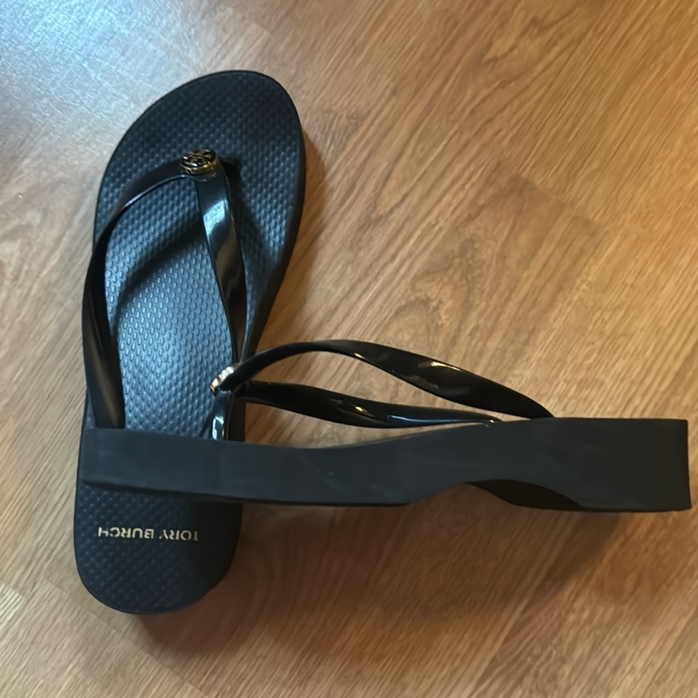 Tory Burch cut out wedge flip flop size 9